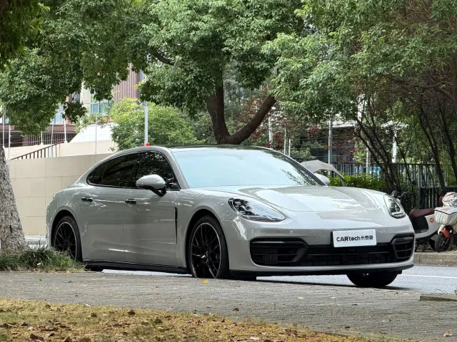 Porsche Panamera 2023 Panamera Executive Long Wheelbase Platinum Edition 2.9T — Фото автомобиля 3
