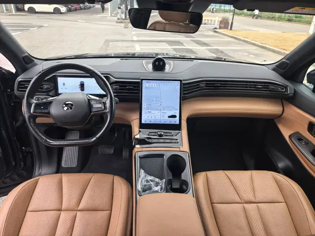 Nio ES8 — Фото автомобиля 14