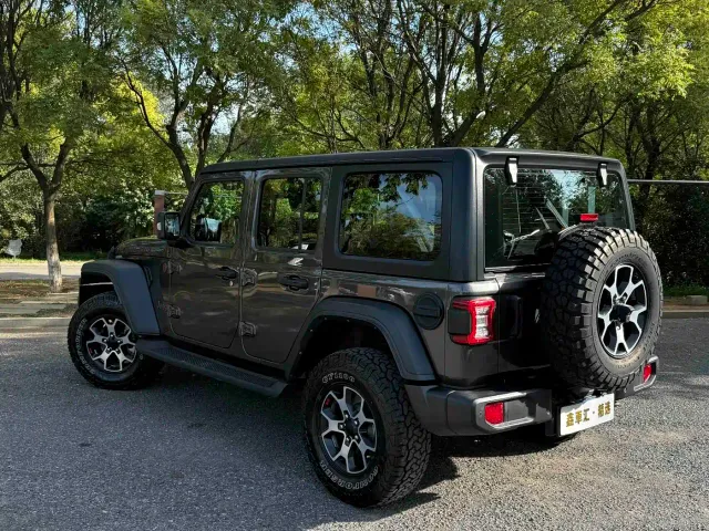 Jeep Wrangler — Фото автомобиля 5
