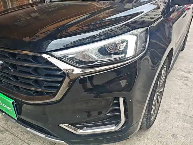 Ford Edge — Фото автомобиля 17