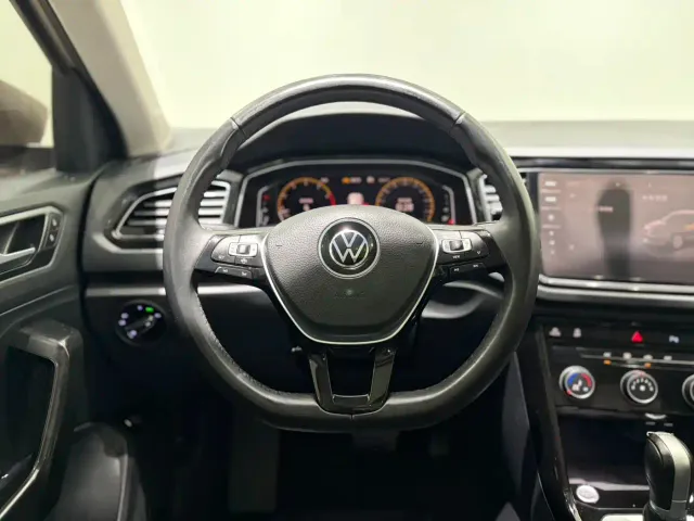 Volkswagen T-Roc — Фото автомобиля 12