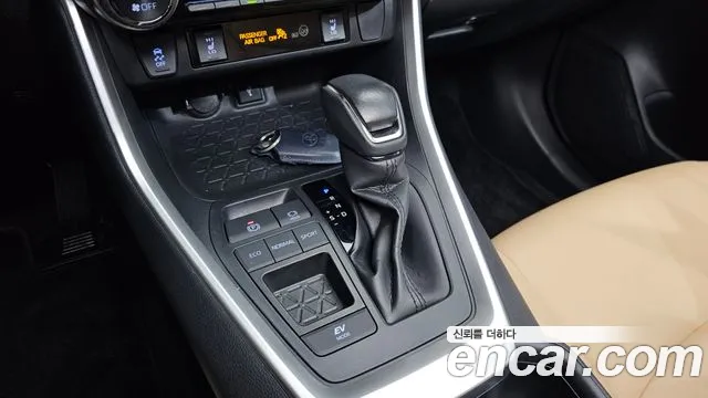 Toyota RAV4 — Фото автомобиля 9