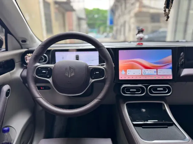 Leapmotor C11 — Фото автомобиля 6