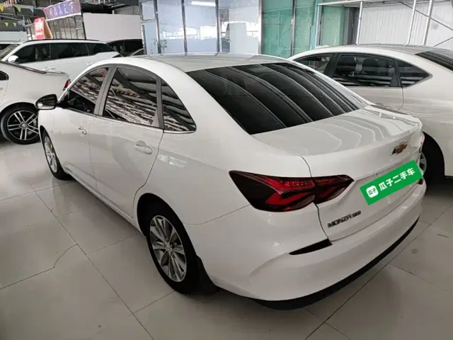 Chevrolet Monza — Фото автомобиля 4