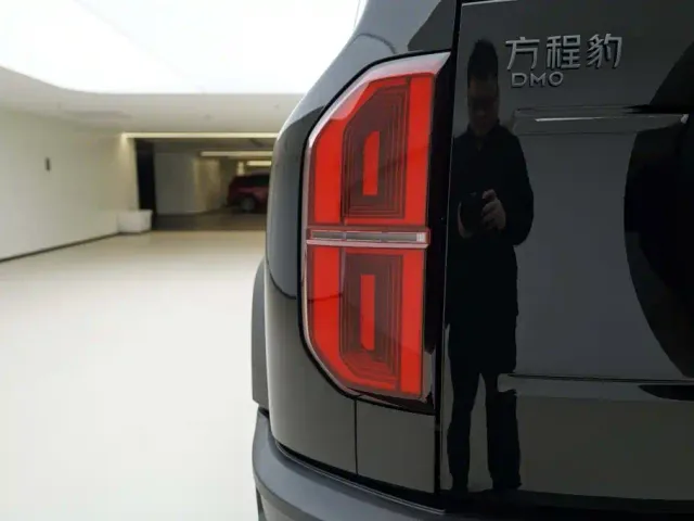 BYD FangChengBao Leopard 5 — Фото автомобиля 16