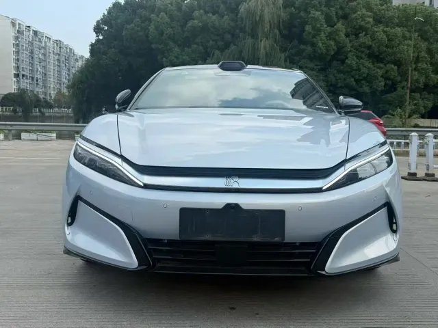 BYD Han L — Фото автомобиля 2