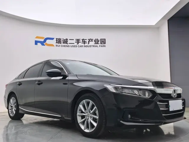 Honda Accord — Фото автомобиля 3