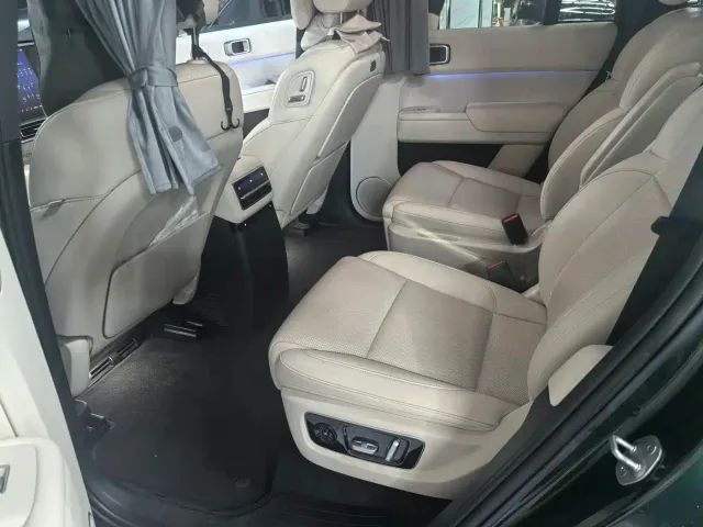 Li Auto L9 — Фото автомобиля 2