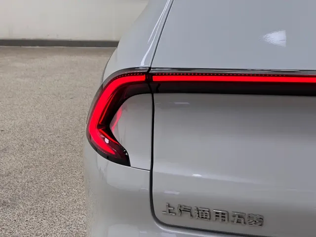 Wuling Starlight — Фото автомобиля 11