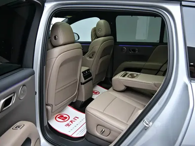 Li Auto Li Auto i6 2025 2WD Base Model — Фото автомобиля 13