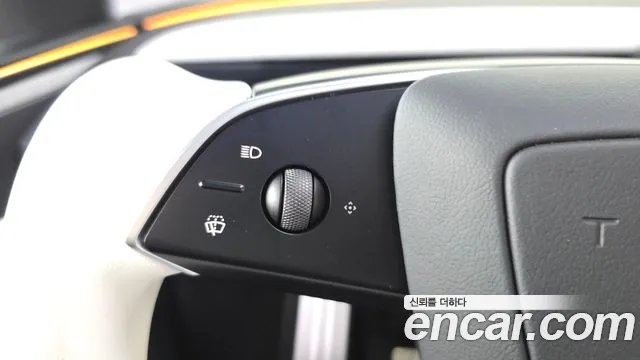 Tesla Model Y — Фото автомобиля 29