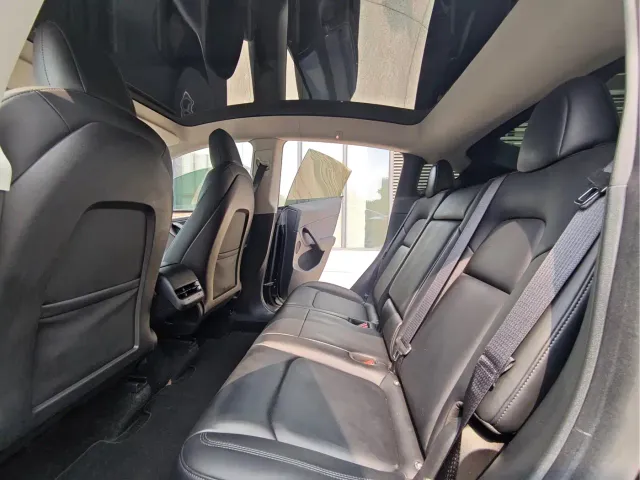 Tesla Model Y — Фото автомобиля 5