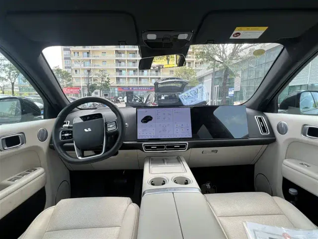 Li Auto L7 — Фото автомобиля 5