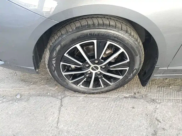 Roewe i5 — Фото автомобиля 22