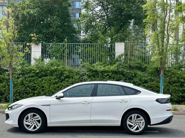 Volkswagen Lamando — Фото автомобиля 4