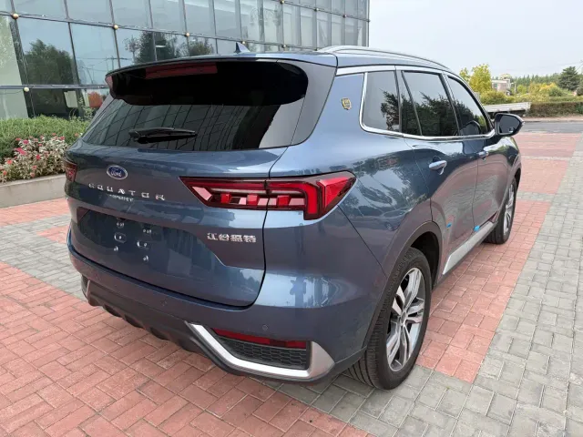 Ford Lingrui — Фото автомобиля 5