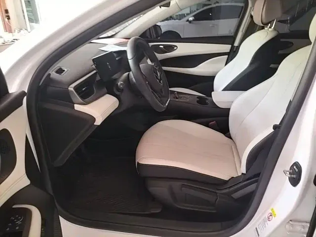 BYD Seal 05 DM-i — Фото автомобиля 10