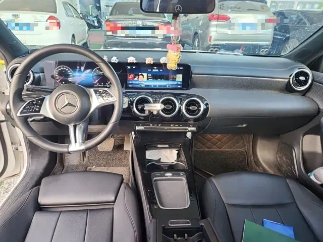 Mercedes-Benz A-Class — Фото автомобиля 10
