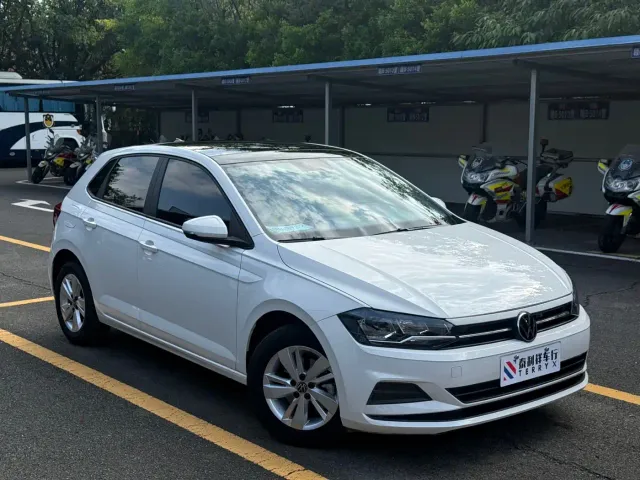 Volkswagen Polo — Фото автомобиля 3