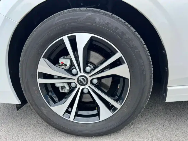 Nissan Sylphy — Фото автомобиля 5