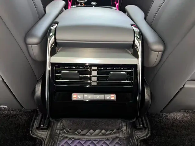 Land Rover Range Rover Sport — Фото автомобиля 16