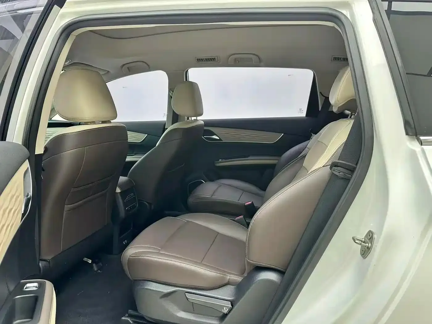 BYD Song MAX New Energy 2022 DM-i 105KM Executive Edition — Фото автомобиля 4