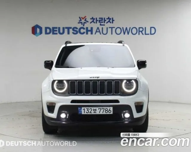 Jeep Renegade — Фото автомобиля 3