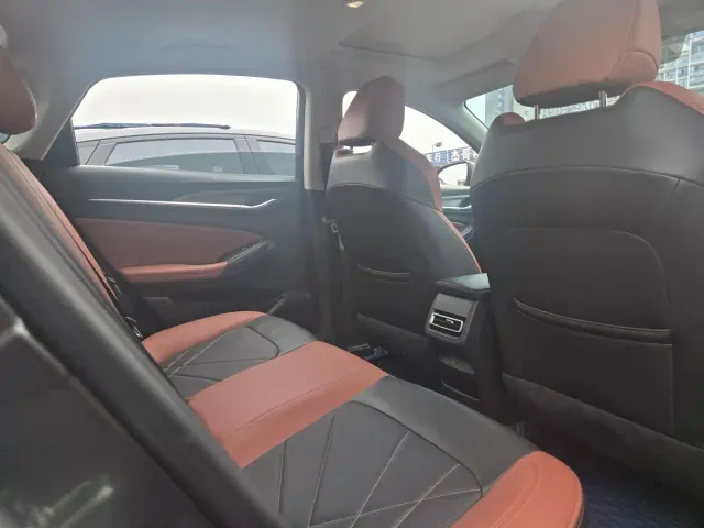 Changan Eado — Фото автомобиля 5