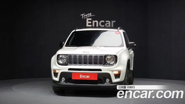 Jeep Renegade — Фото автомобиля 3