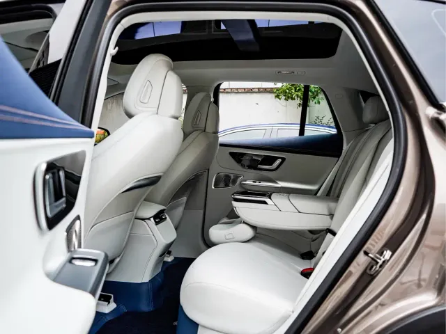 Mercedes-Benz EQE SUV — Фото автомобиля 12