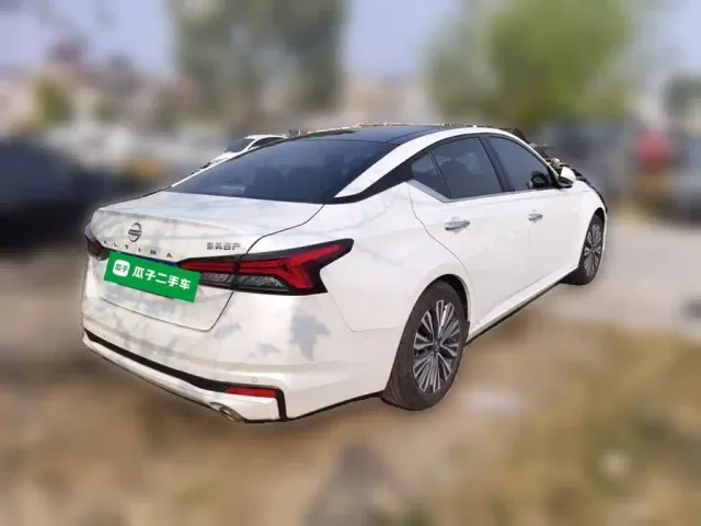 Nissan Teana — Фото автомобиля 4