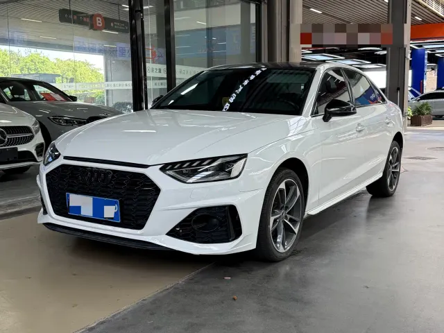 Фотография автомобиля — Audi A4L