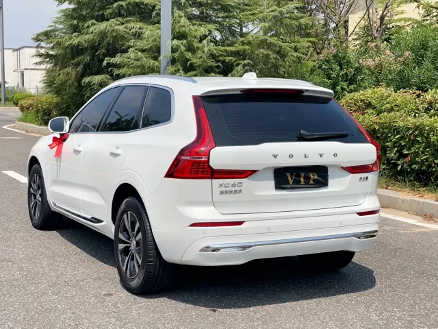 Volvo XC60 — Фото автомобиля 7