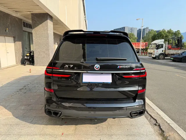 BMW X7 — Фото автомобиля 7