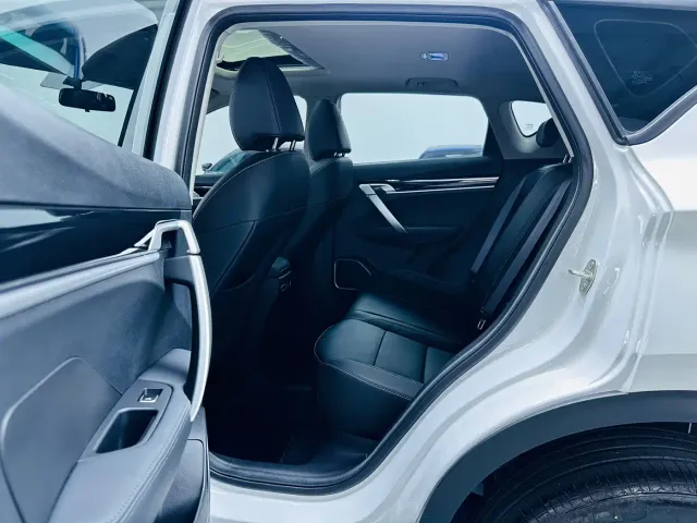 Geely Binyue — Фото автомобиля 9