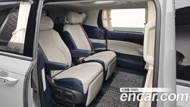Kia Carnival Generation 4 — Фото автомобиля 17