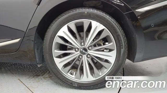 Kia K8 Signature — Фото автомобиля 18