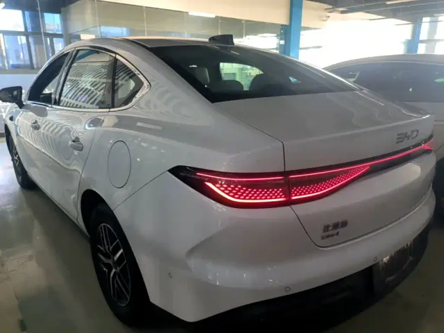 BYD Seal 05 DM-i — Фото автомобиля 4