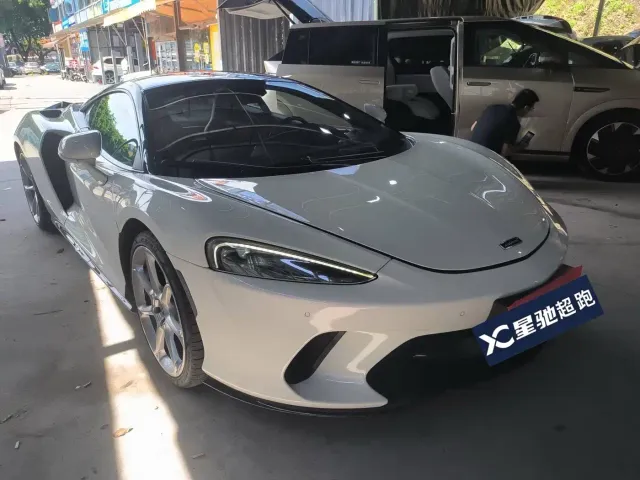 Фотография автомобиля — McLaren GT