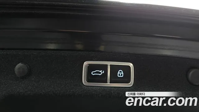 Hyundai Grandeur Grandeur (GN7) 2.5 Бензин 2WD — Фото автомобиля 16