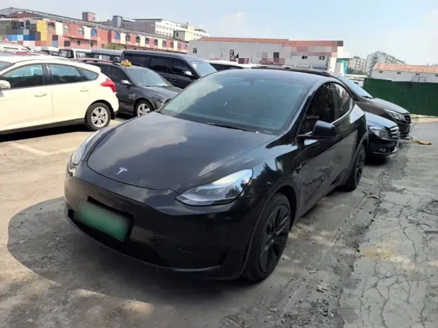 Фотография автомобиля — Tesla Model Y