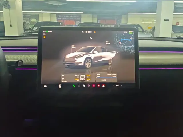 Tesla Model Y — Фото автомобиля 14
