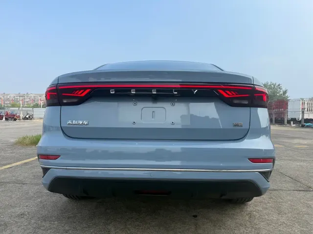 Geely Emgrand — Фото автомобиля 7