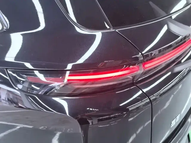 Li Auto L8 — Фото автомобиля 6