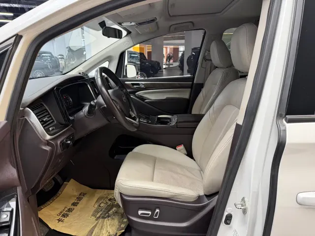 GAC Trumpchi M8 — Фото автомобиля 5