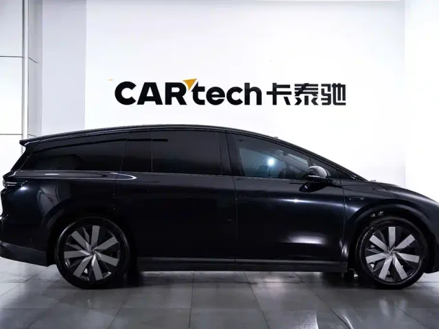 Li Auto i8 — Фото автомобиля 3