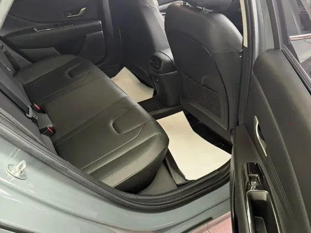 Hyundai Elantra — Фото автомобиля 20