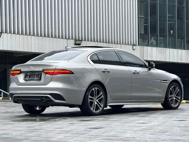 Jaguar XEL — Фото автомобиля 9
