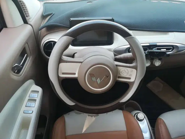 Wuling Hongguang Mini EV — Фото автомобиля 10