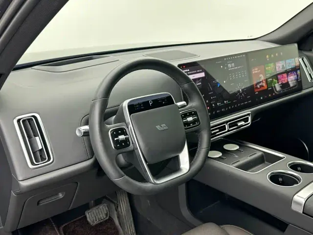 Li Auto L9 — Фото автомобиля 10
